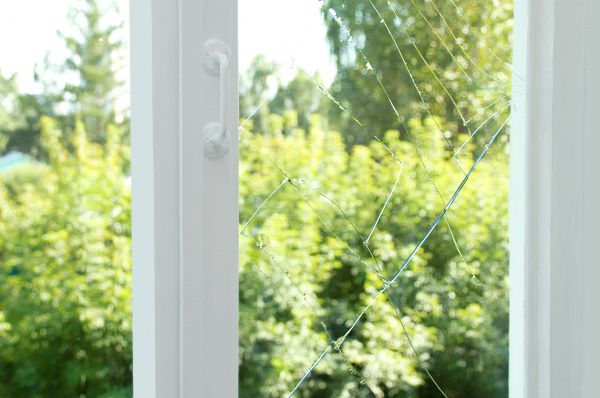 Cost of Cracked Window Repair in Kansas City