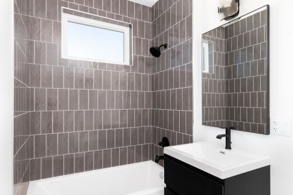 Cost of Shower Window Repair in Kansas City