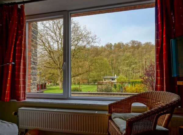 Cost of Fiberglass Window Repair in Kansas City