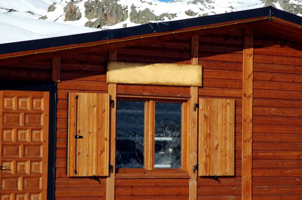 Cost of Cabin Window Repair in Kansas City